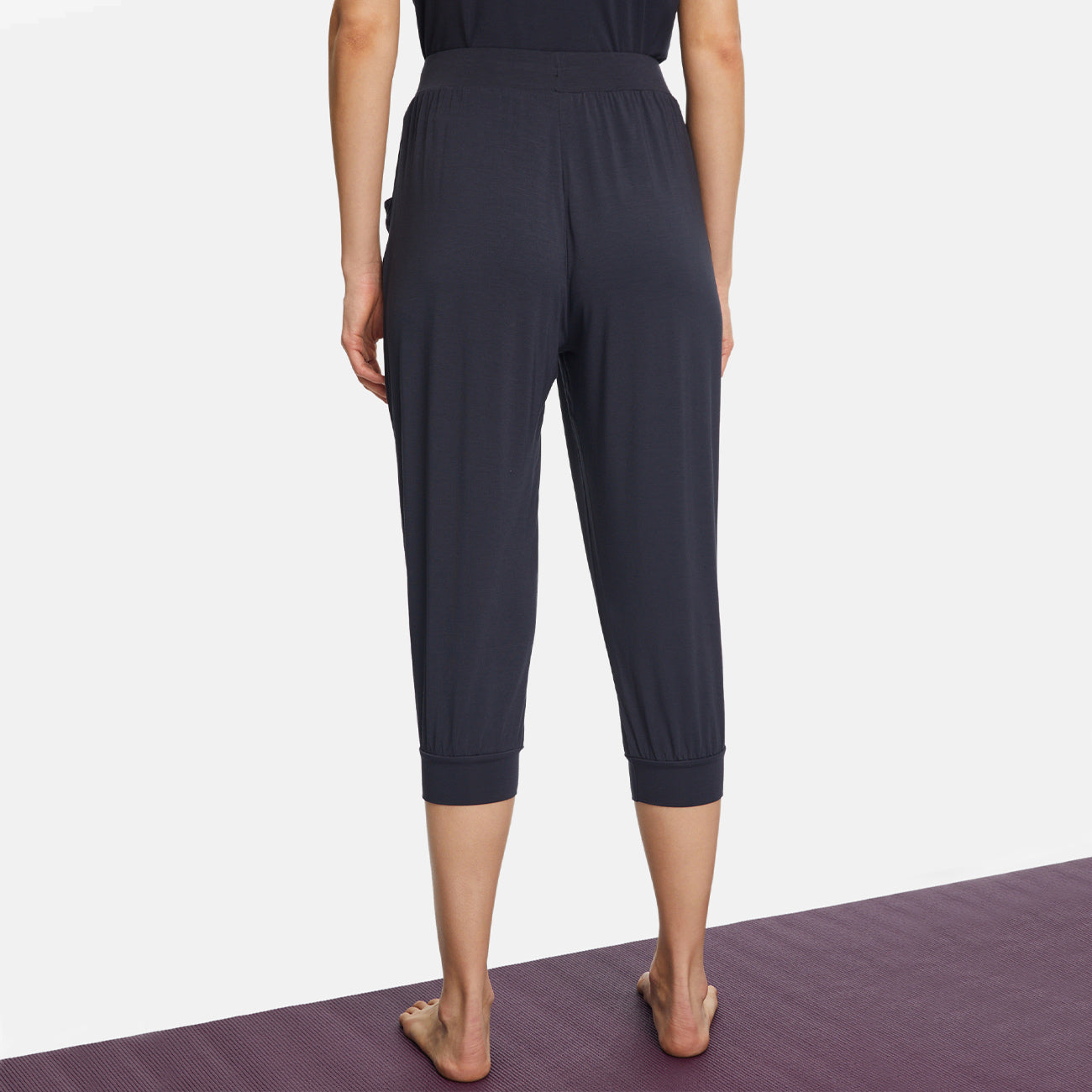 Curare Yogahose Capri Relaxed - Midnight   