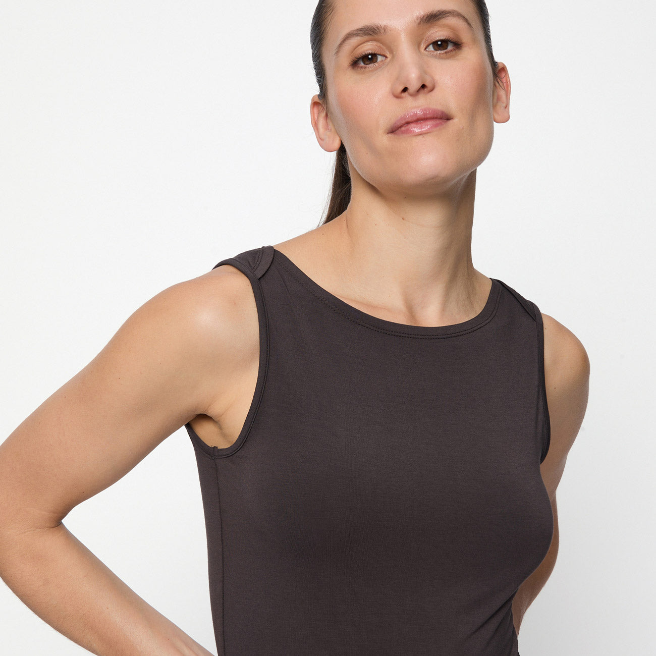 Curare Tank Top Boat Neck - Dark Brown   