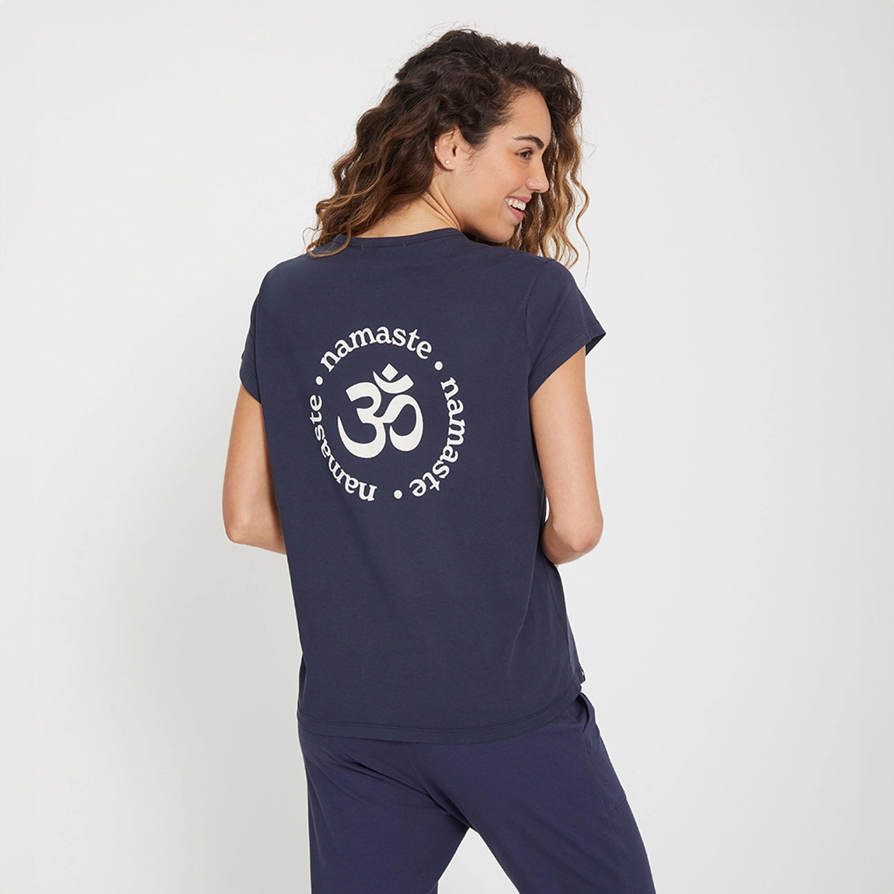 T-Shirt Namaste - Marineblau T-Shirt Yogasearcher   