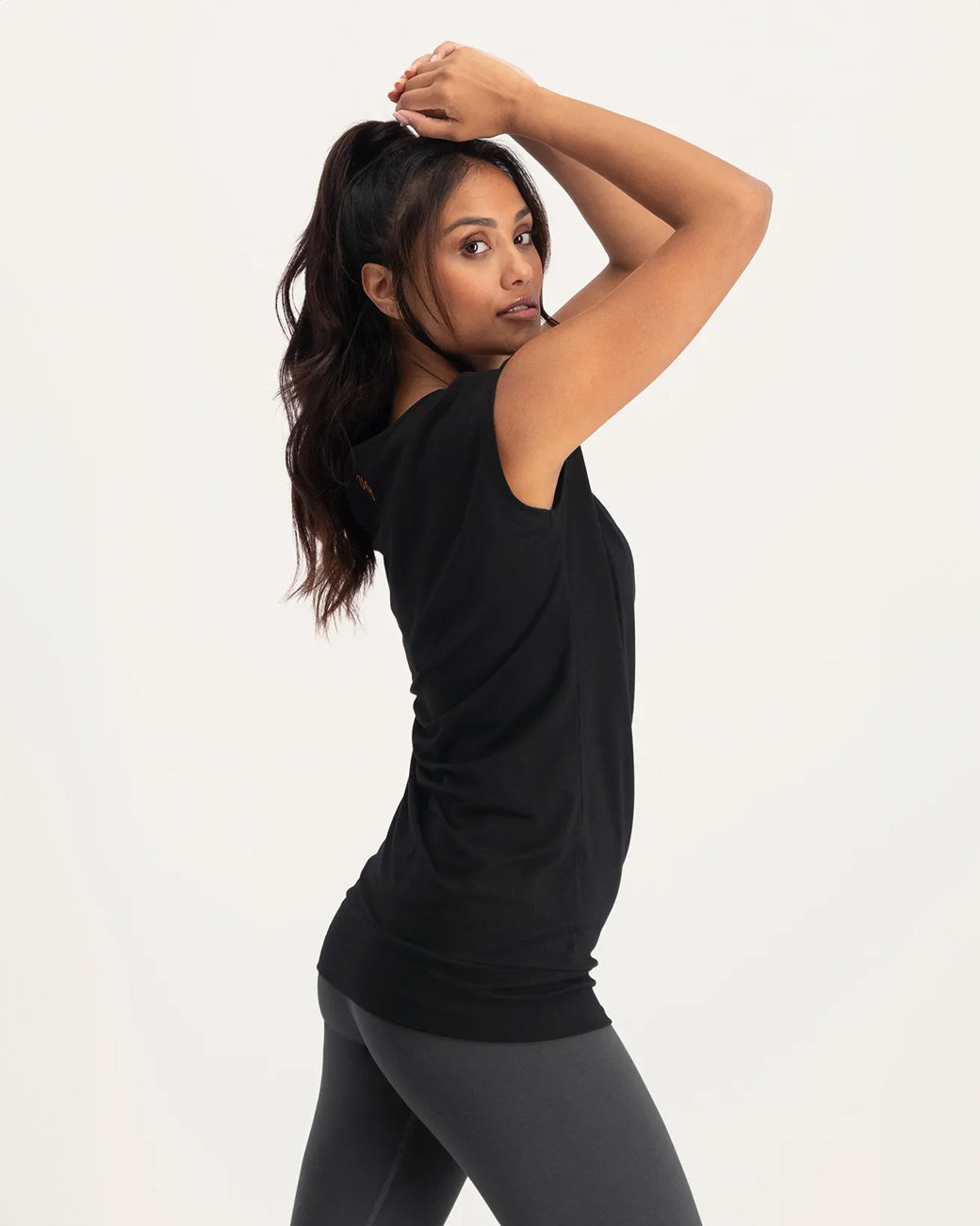 Urban Goddess Shirt Asana - Onyx Black   